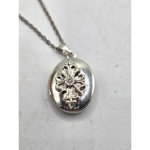 Silver Tone Oval Locket With Floral Design & Chain - Picture 2 of 5